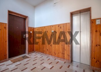 Hall / corridoio - Two-room apartment Viale Teracati
 
170, Siracusa - photo 28