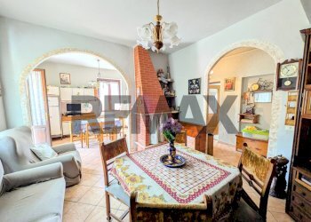 Sala da pranzo - Three-room apartment Geroni
 
36, Artogne - photo 2