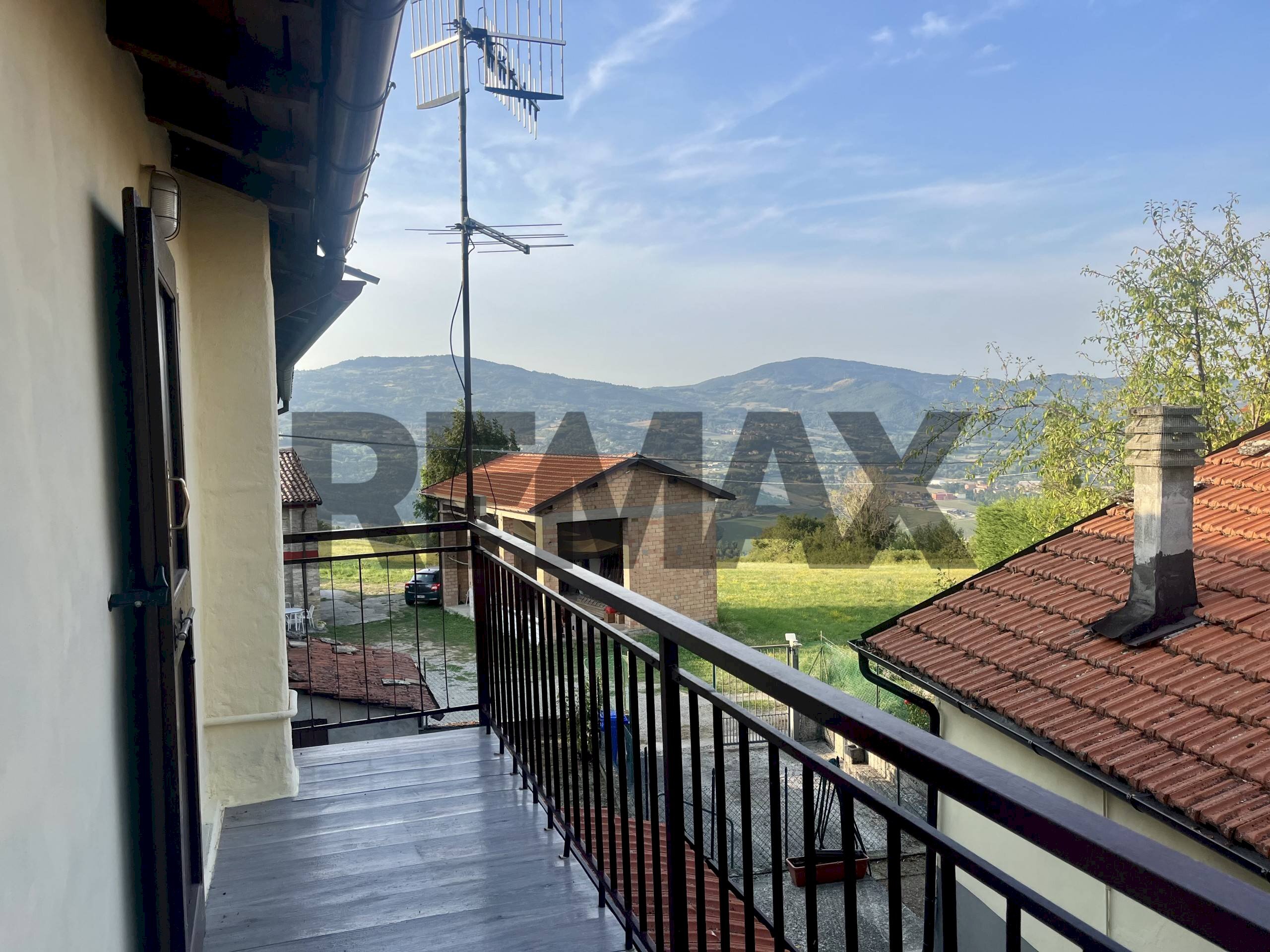 Balcone - Semi-detached house strada del campofermo
 
50, Tizzano Val Parma - photo 1