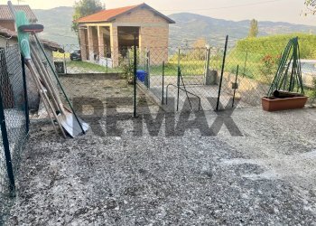 Giardino - Semi-detached house strada del campofermo
50, Tizzano Val Parma - photo 12