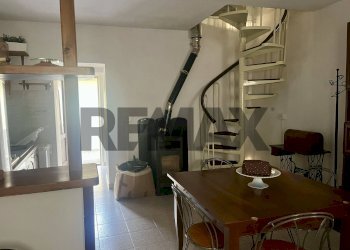 Sala da pranzo - Semi-detached house strada del campofermo
50, Tizzano Val Parma - photo 18