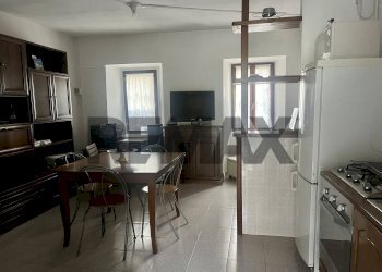 Sala da pranzo - Semi-detached house strada del campofermo
50, Tizzano Val Parma - photo 19