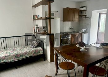 Sala da pranzo - Semi-detached house strada del campofermo
50, Tizzano Val Parma - photo 25