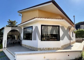 Casa all\'aperto - Villa contrada chiesazza sperone
 
11, Altavilla Milicia - photo 1