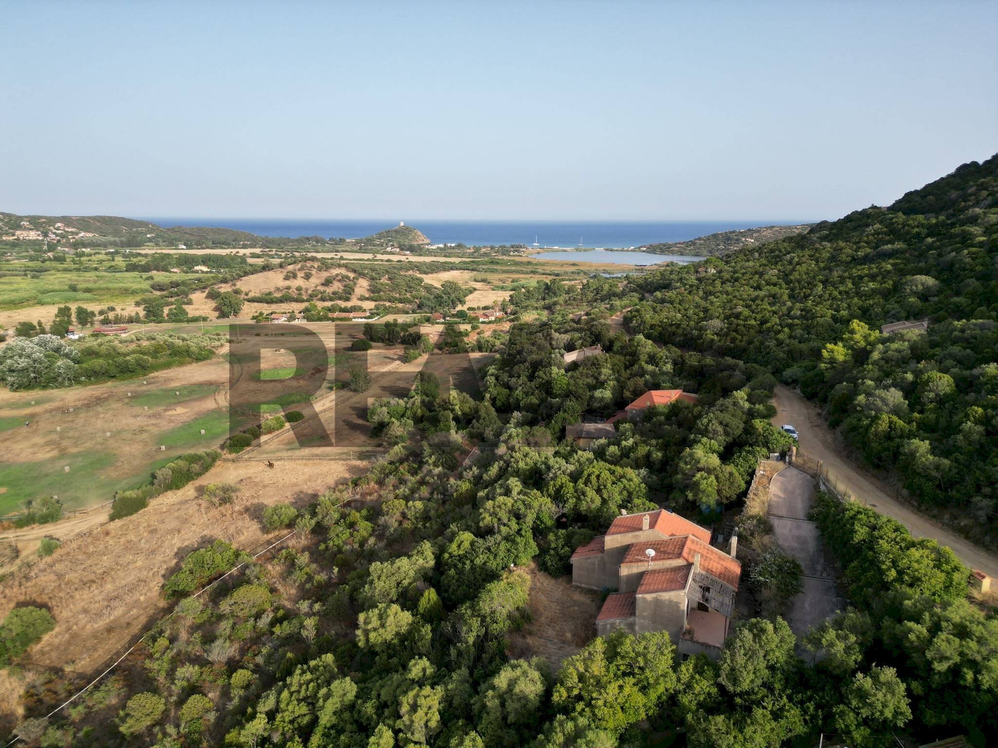 Vista delle montagne - Casa indipendente via Iris
 
8, Domus De Maria - foto 1