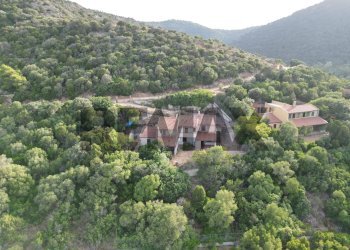 Vista delle montagne - Independent house via Iris
8, Domus De Maria - photo 3