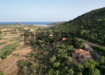 Vista delle montagne - Independent house via Iris
8, Domus De Maria - photo 5