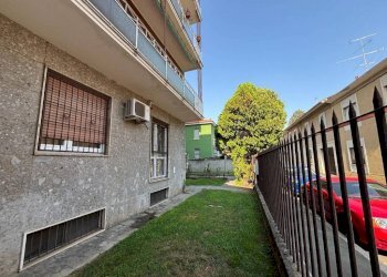 Giardino - Two-room apartment via Ferrara, 4, Legnano - photo 2