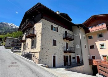 Facciata - Three-room apartment via al Canton, 4, Valdisotto - photo 5