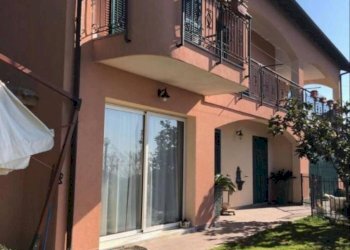 Facciata - Villa via San Martino, 22, Soldano - foto 2