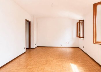 Foto 2 - Three-room apartment via san rocco
 
5, Borgo San Giacomo - photo 2