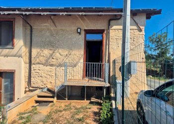Facciata - One-room apartment via Ripe Macra Mon, 22, Dronero - photo 2