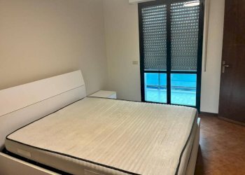 Camera da letto - Three-room apartment via Pisa, Massa - photo 5