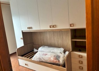Camera da letto - Three-room apartment via Pisa, Massa - photo 9