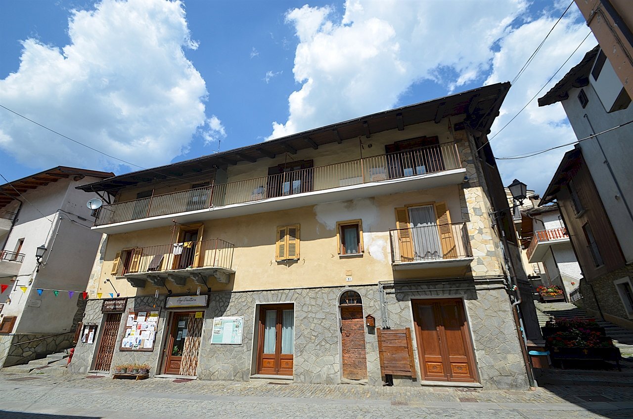 Trilocale Via Umberto I  51, Fenestrelle - foto 1