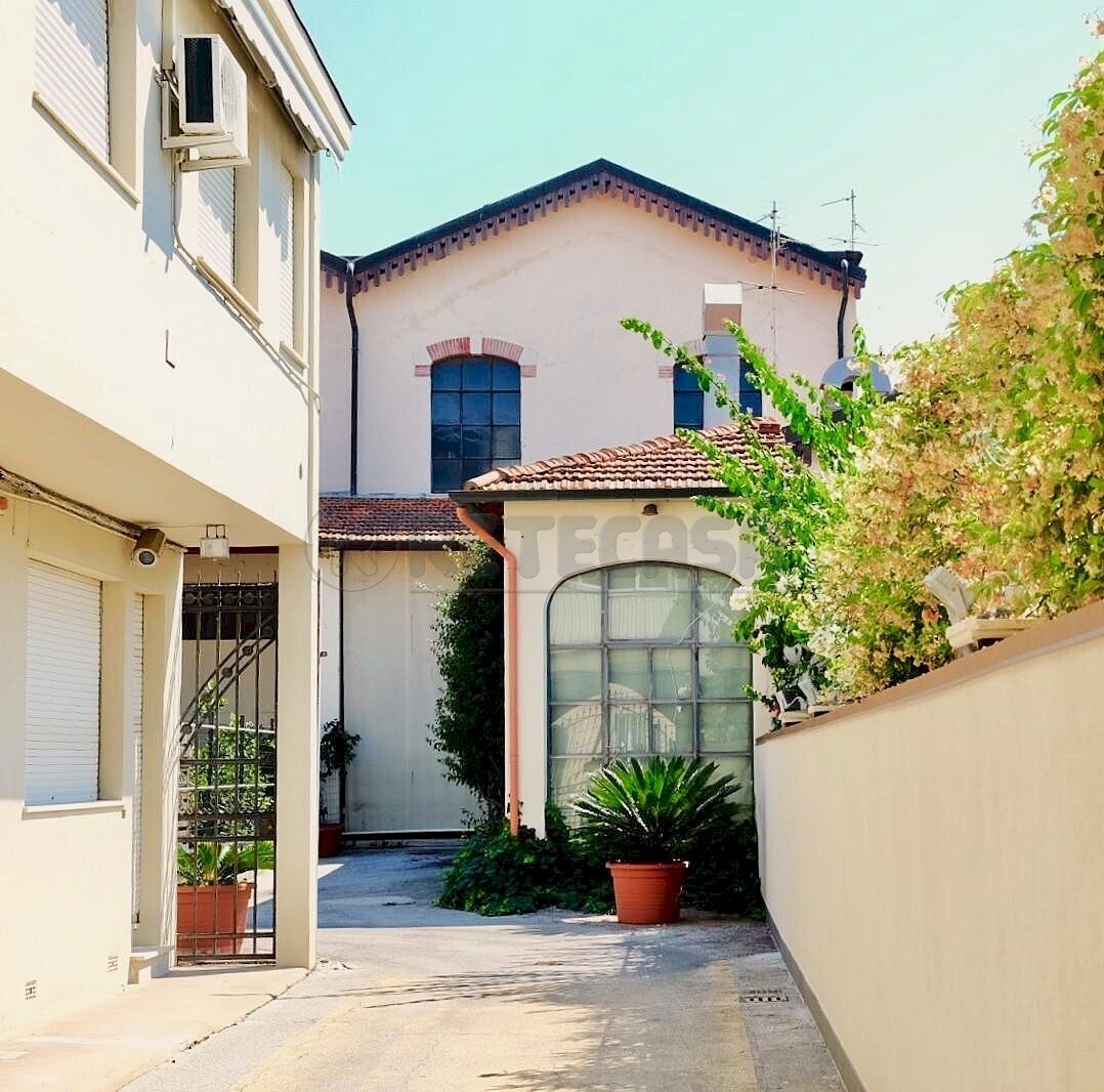 corte d\'ingresso a comune - Four-room apartment Via Giuseppe Mazzini 134, Viareggio - photo 2