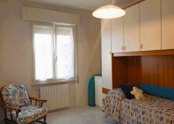 camera 1_2 - Quadrilocale Sarzana - foto 10