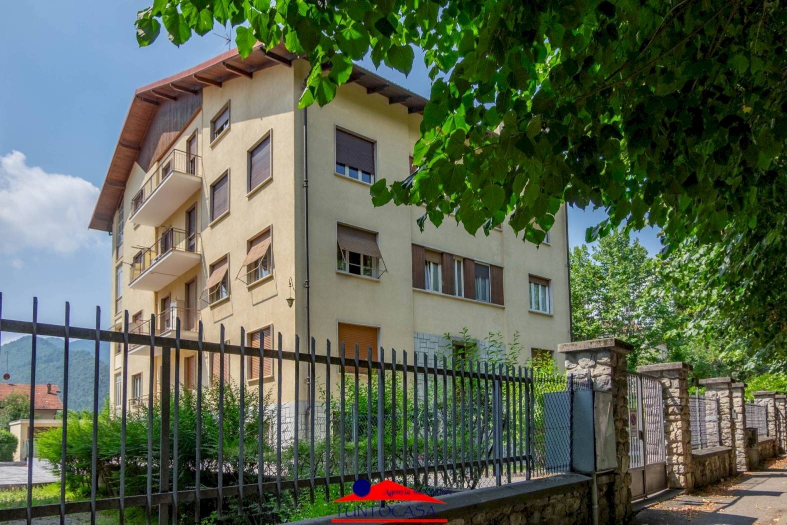 Three-room apartment Viale Sarrea, 5, Dronero - photo 1