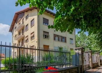 Three-room apartment Viale Sarrea, 5, Dronero - photo 1