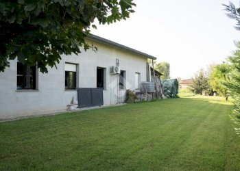 Laboratory via Pilastro, Cento - photo 41