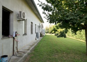 Laboratory via Pilastro, Cento - photo 44