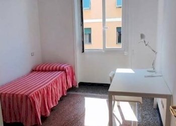 Camera da letto - Non-buildable land via Pietro Bozzano, 4, Genova (neighborhood Marassi) - photo 1