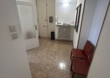 Disimpegno - Ufficio via Luigi Zamboni, 9, Bologna (zona Centro Storico) - foto 1