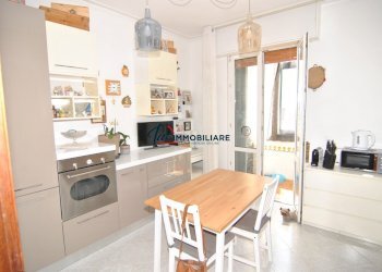 CUCINA - Appartamento Via degli Scarronzoni 9, Livorno - foto 3