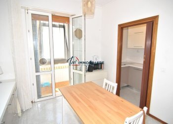 CUCINA - Appartamento Via degli Scarronzoni 9, Livorno - foto 8