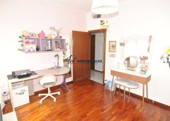 CAMERA 1 - Appartamento Via degli Scarronzoni 9, Livorno - foto 20