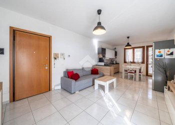 Three-room apartment Via Caduti di Nassiriya, Baricella - photo 1