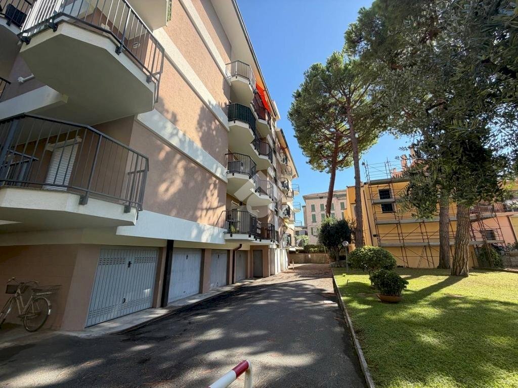 Two-room apartment Via Aurelia, Bordighera - photo 1