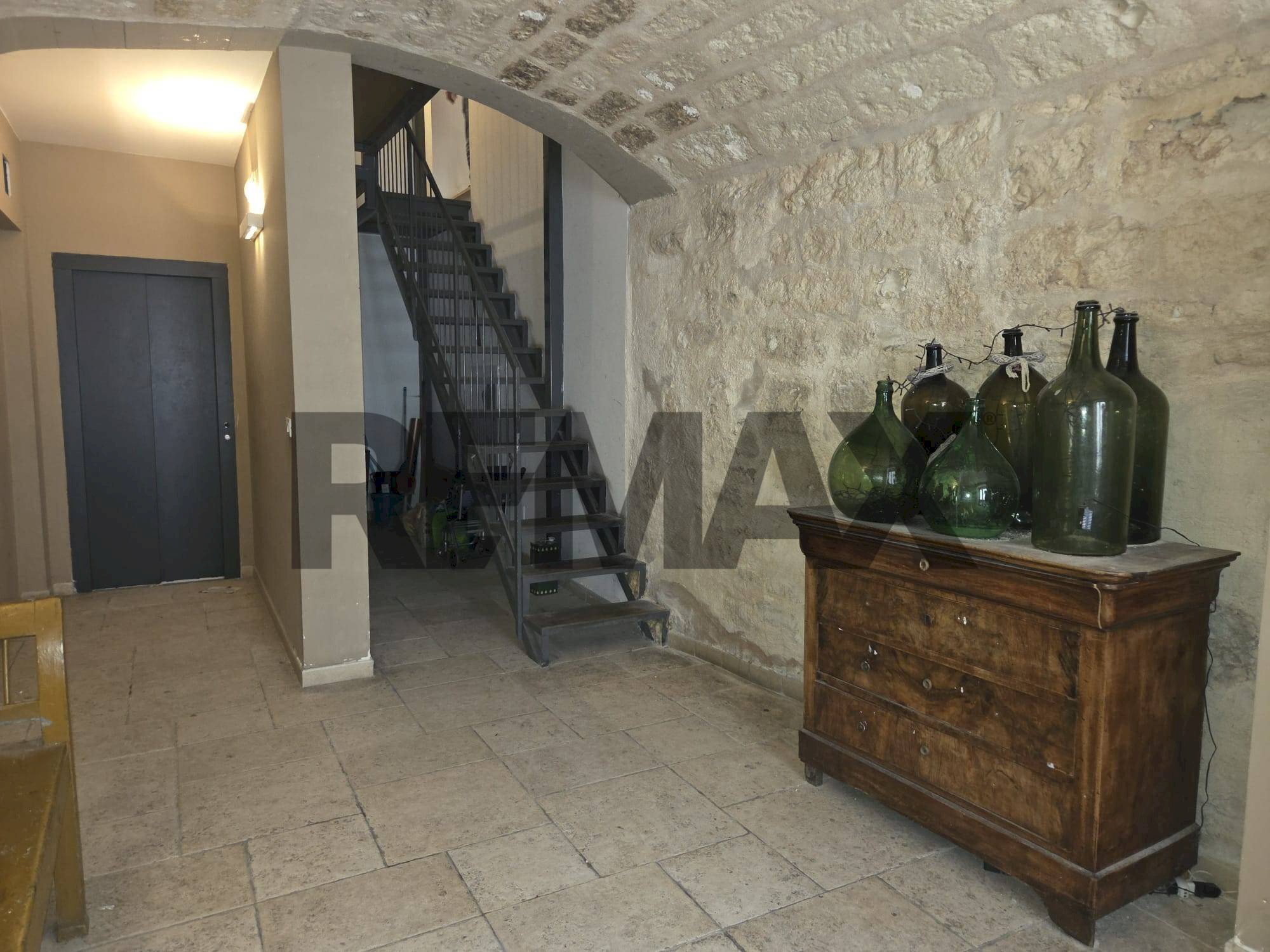 Scale - Bilocale Strada Palazzo Dell'intendenza
32, Bari - foto 3