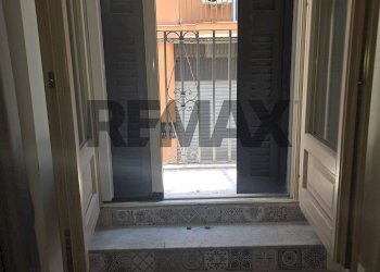 Scale - Bilocale Strada Palazzo Dell'intendenza
32, Bari - foto 14