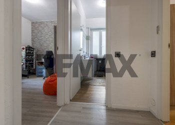 Hall / corridoio - Trilocale VIA BLIGNY
 
20, Varese - foto 11