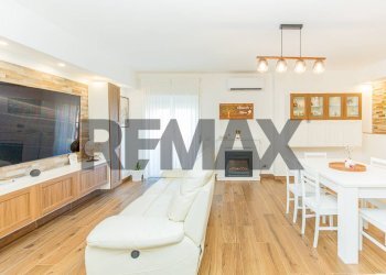 Sala da pranzo - Appartamento Viale San Teodoro
 
11, Catania - foto 6