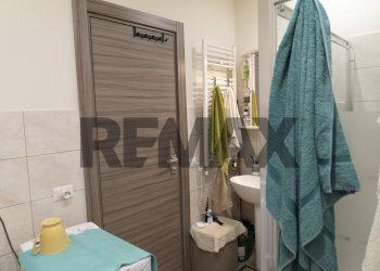 Bagno - Terraced Villa Via Nuovalucello
 
256, Catania - photo 16