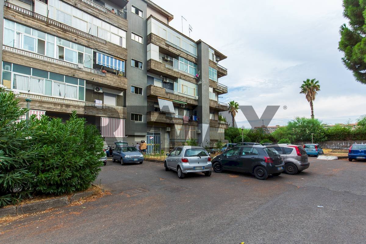 Edificio all\'aperto - Apartment Via Delle Robinie
4, Catania - photo 2