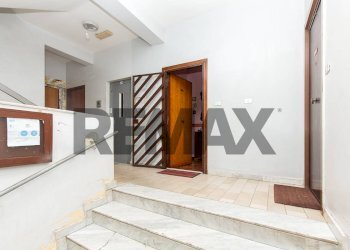Scale - Apartment Via Delle Robinie
 
4, Catania - photo 9