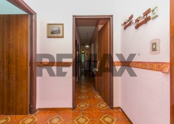 Hall / corridoio - Apartment Via Delle Robinie
 
4, Catania - photo 17