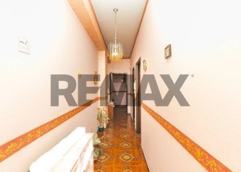 Hall / corridoio - Apartment Via Delle Robinie
 
4, Catania - photo 21
