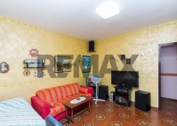 Soggiorno - Apartment Via Delle Robinie
 
4, Catania - photo 32