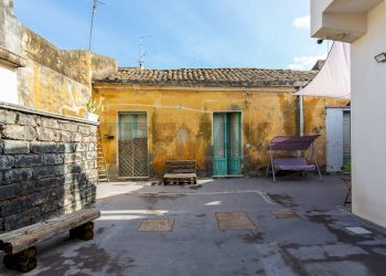 Terrazza - Independent house Via Lucio Pulvirenti
 
17, Aci Sant'Antonio - photo 2