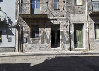Edificio all\'aperto - Independent house Via Etna
 
4, Randazzo - photo 3