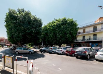 Edificio all\'aperto - Box Piazza Vittorio Emanuele
 
22, Sant'Agata Li Battiati - photo 16