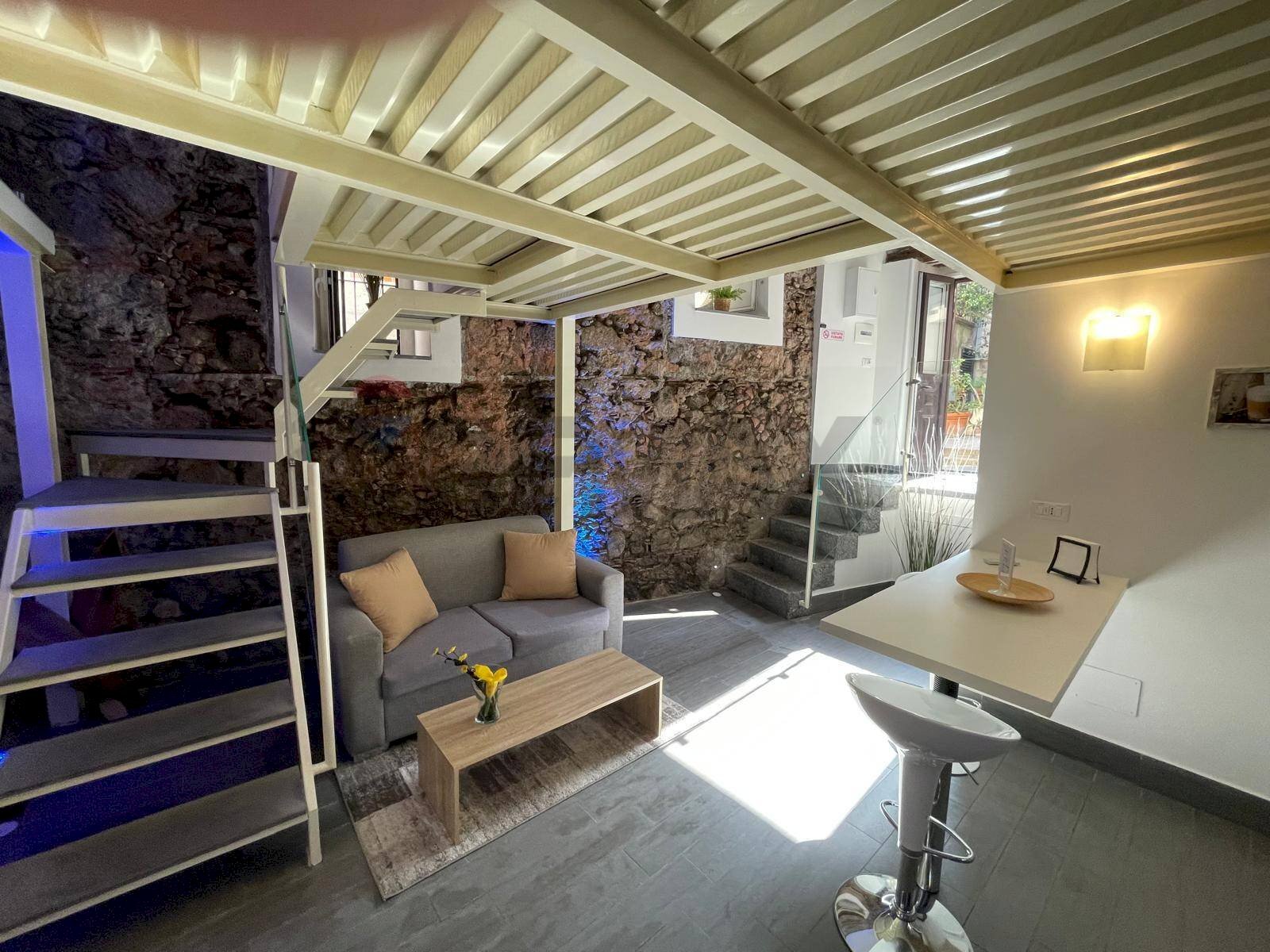 Terrazza - Casa indipendente Vicolo Maura
 
12, Catania - foto 1