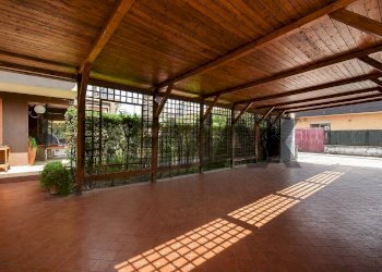 Terrazza - Villa Via Maccarello
 
39, Catania - foto 4