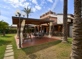 Casa all\'aperto - Villa Via Maccarello
 
39, Catania - foto 7
