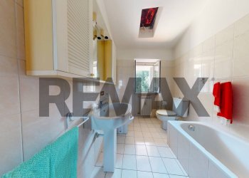 Bagno - Independent house via sarzanese sud
 
1038-1044, Massarosa - photo 19