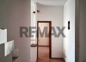 Hall / corridoio - One-room apartment VIA VETULONIA
37, Roma - photo 4